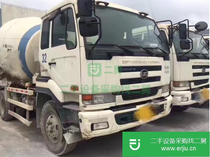 尼桑 混凝土攪拌車2012年日本制造