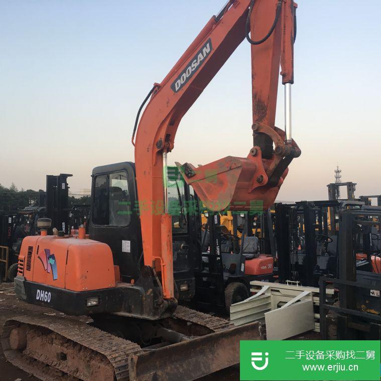 轉(zhuǎn)讓:低價急轉(zhuǎn)二手斗山60挖掘機