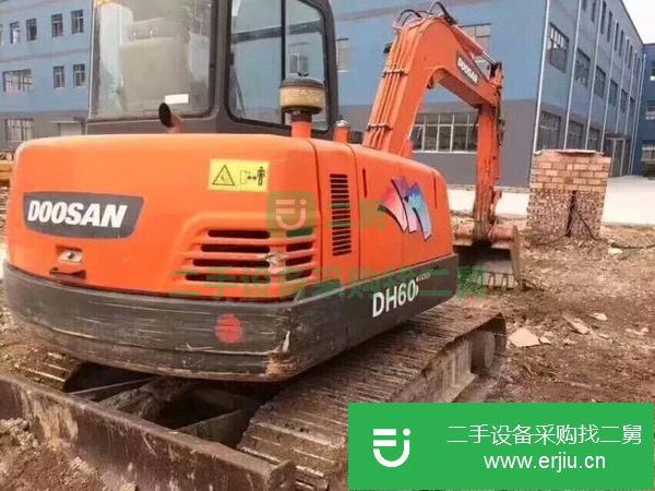 小斗山60小型挖土機