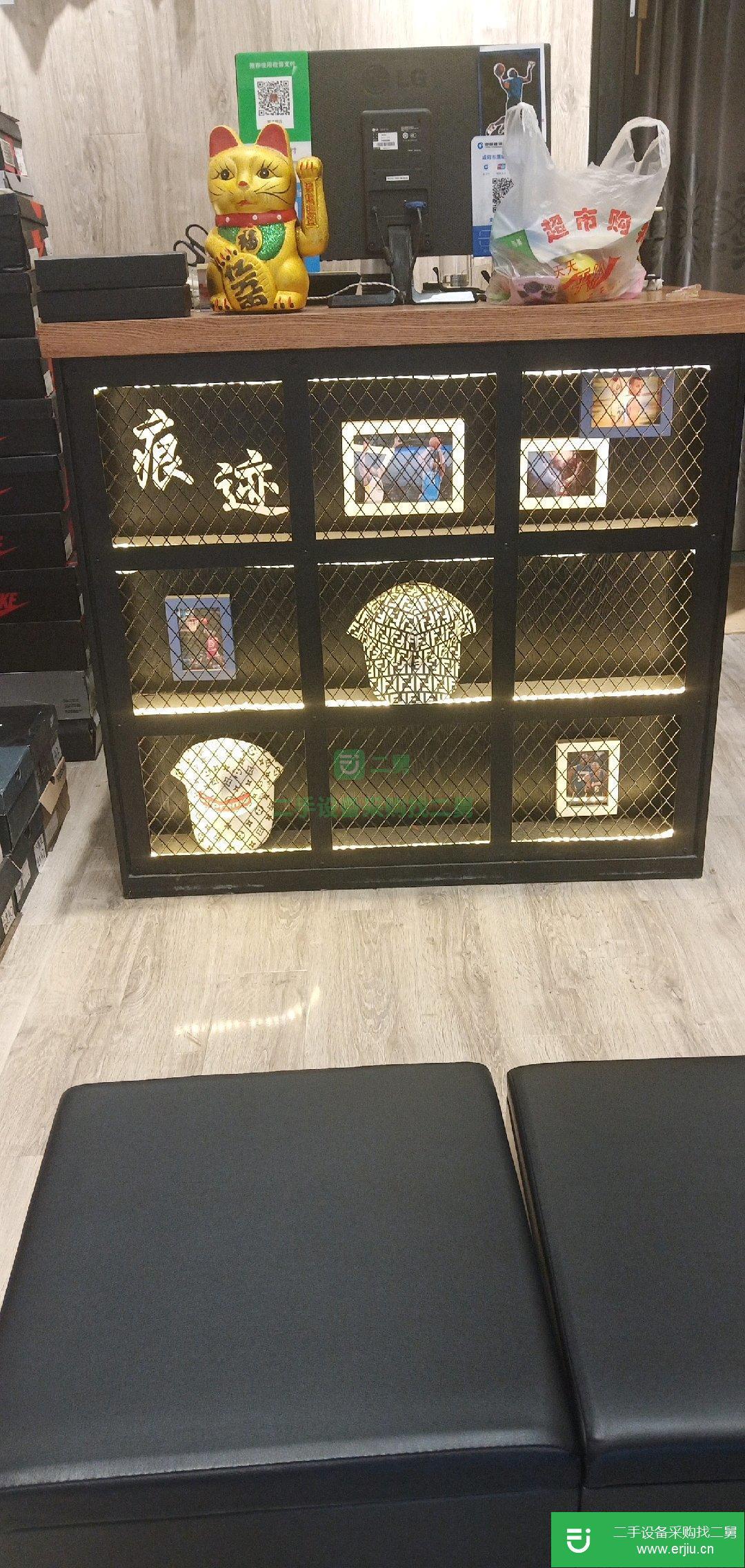 陜西咸陽出售二手2018年的九成新吧臺貨架都處理