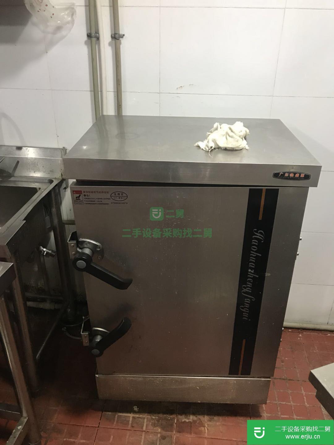 8成新的廚具設備及桌椅