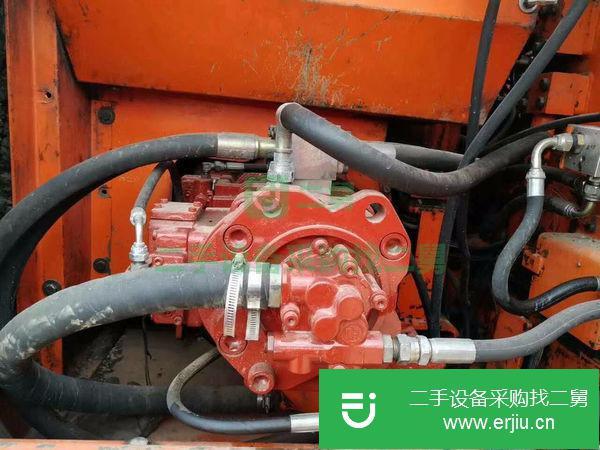 急轉(zhuǎn)斗山220挖掘機(jī)