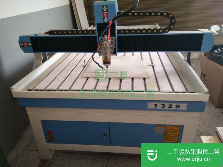 轉(zhuǎn)讓:1325帶水槽雕刻機(jī)