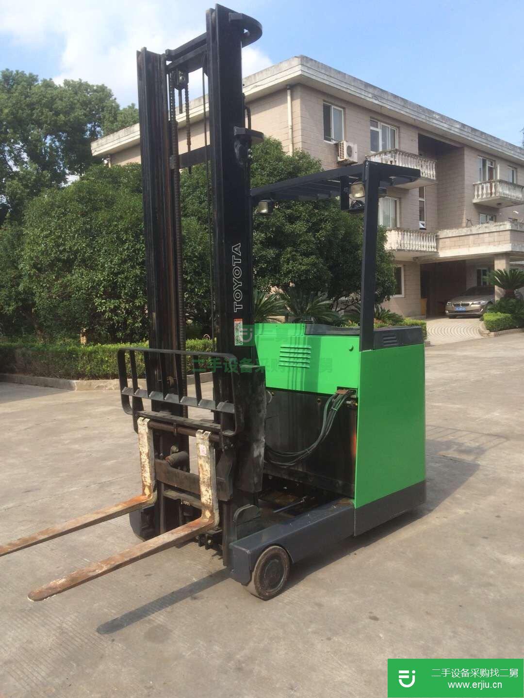 進(jìn)口豐田前移式電動叉車，三節(jié)門架舉高5米倉庫堆高專用設(shè)備