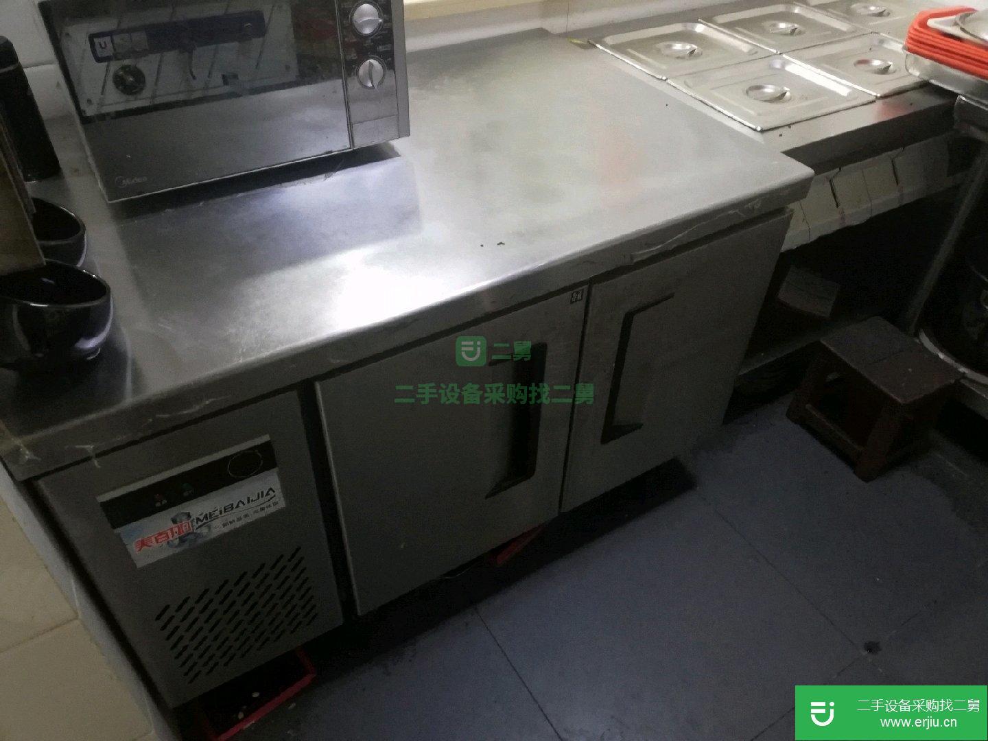 面館冷藏，速凍冰箱帶操作臺(tái)