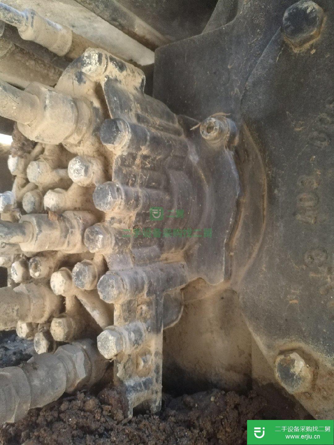 急轉(zhuǎn)現(xiàn)代130W輪挖