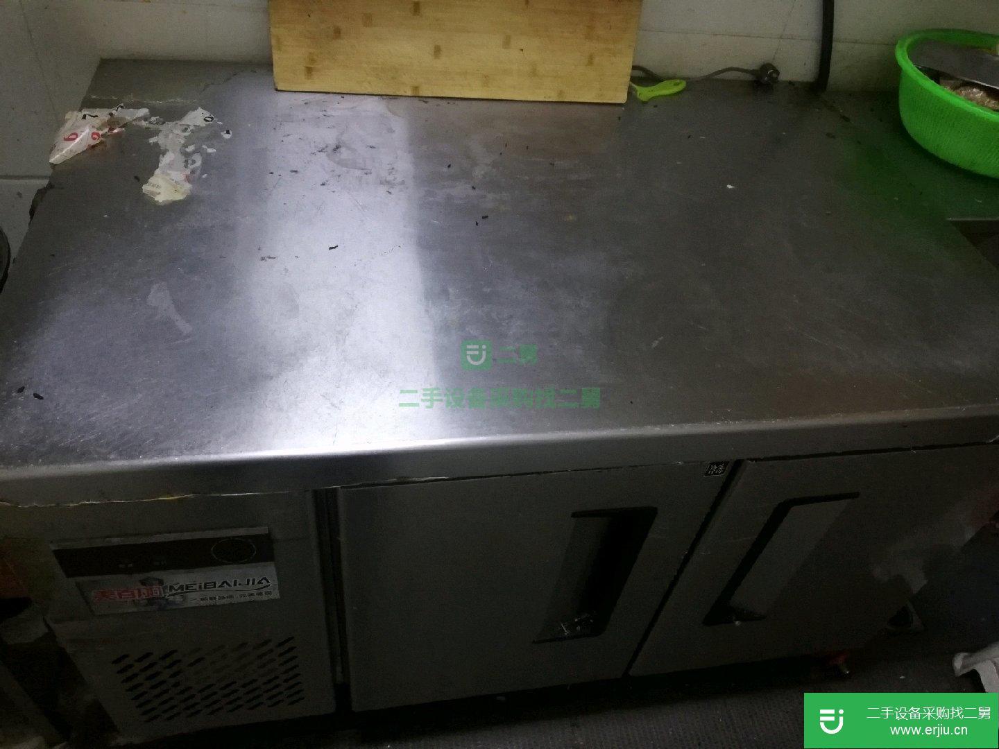 面館冷藏，速凍冰箱帶操作臺(tái)
