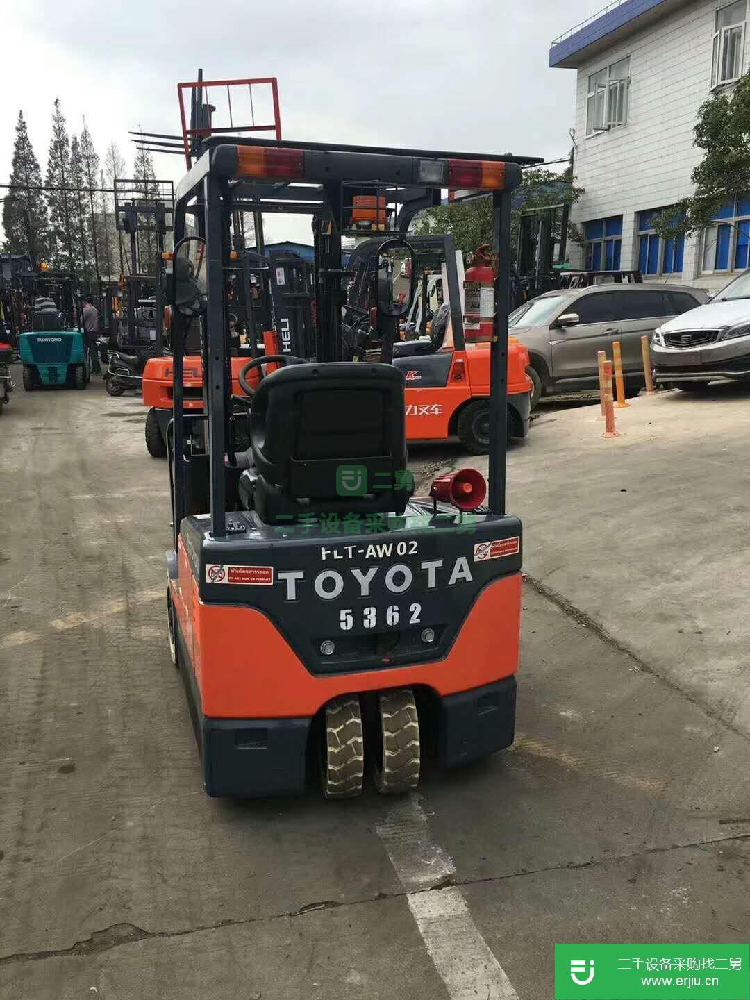 轉讓二手電動叉車，小體積個人倉儲1噸豐田三支點二手叉車