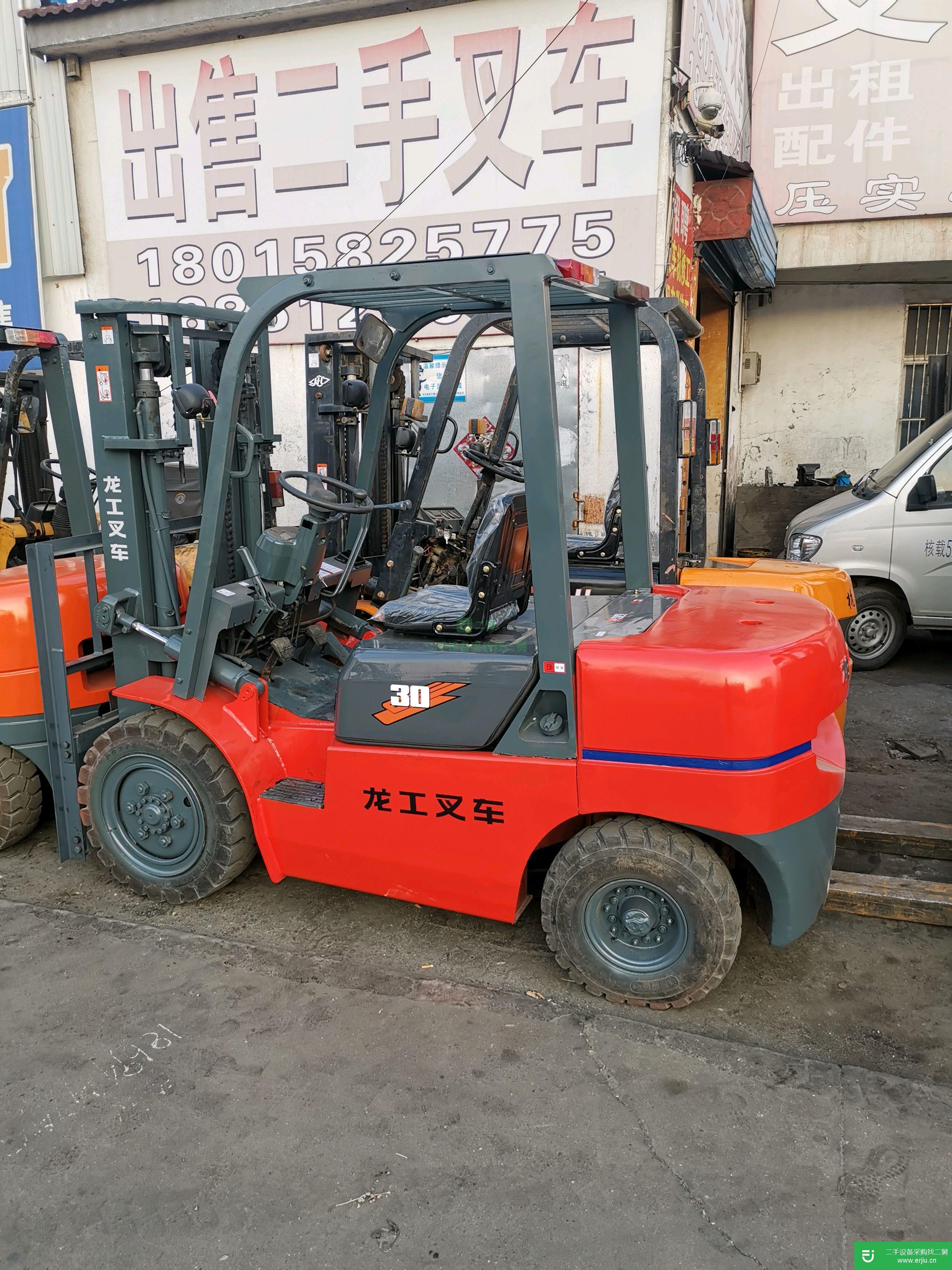 龍工三噸手動(dòng)擋二手叉車轉(zhuǎn)讓