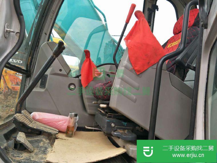 神鋼260二手挖掘機(jī)轉(zhuǎn)讓