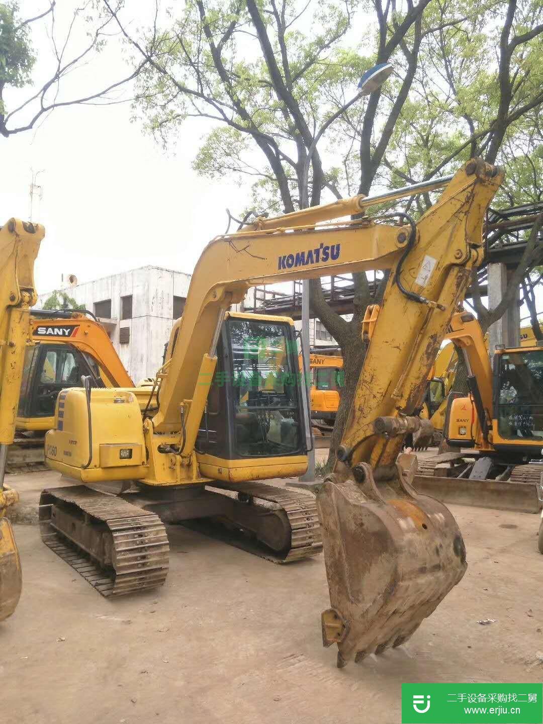濟寧二手挖掘機60和70挖機75和80和60鉤機出售