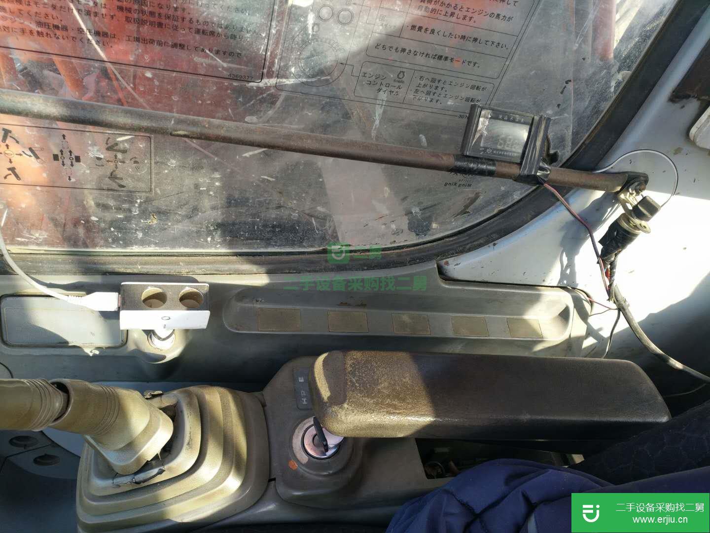 出售二手的日立 ZX200-5G 挖掘機