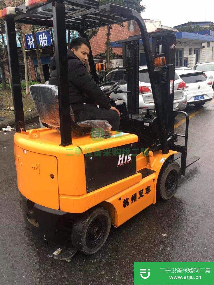 豐田1噸三支點小體積倉儲專用二手叉車，質保一年包運