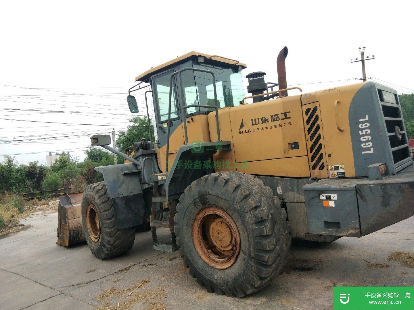 低價(jià)轉(zhuǎn)讓鏟車裝載機(jī)臨工956L