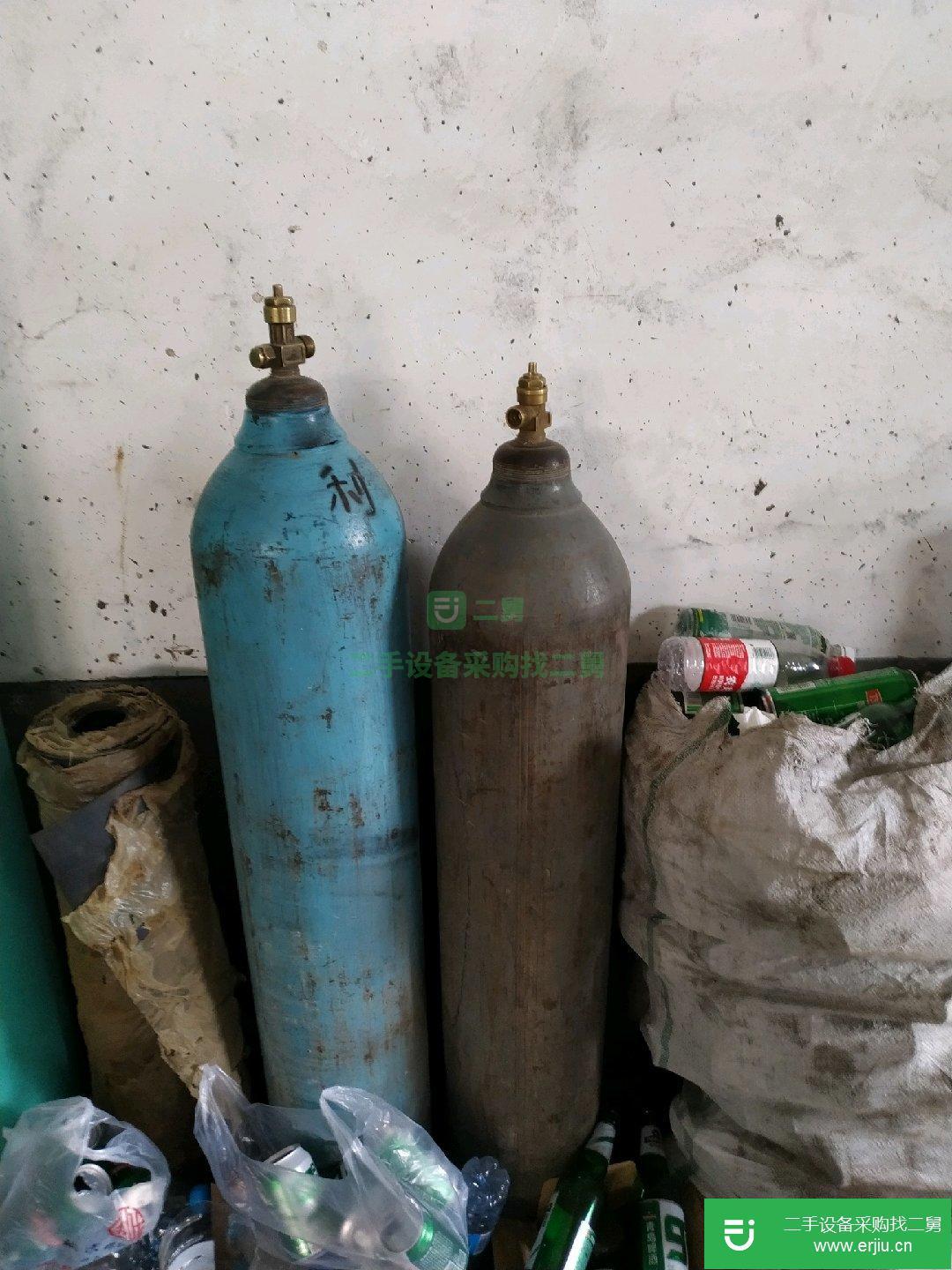 出售二手的電焊機(jī)，切割機(jī)，攻絲機(jī)，氣瓶