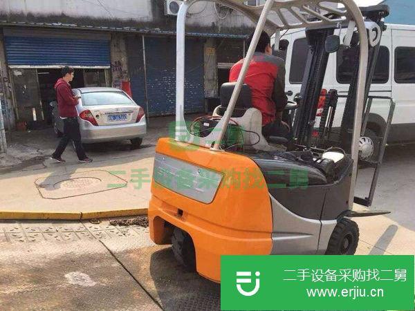 轉讓進口4米5米前移式倉儲貨架堆高豐田二手小型電動叉車