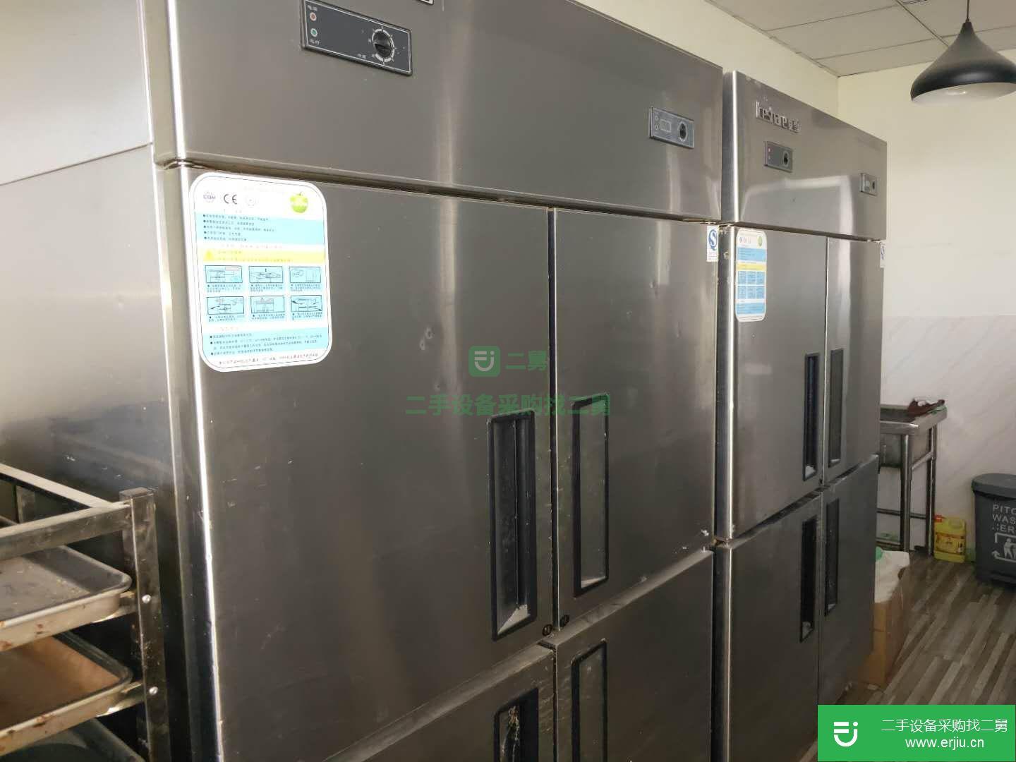 出售九成新商用冷藏柜，和面機，