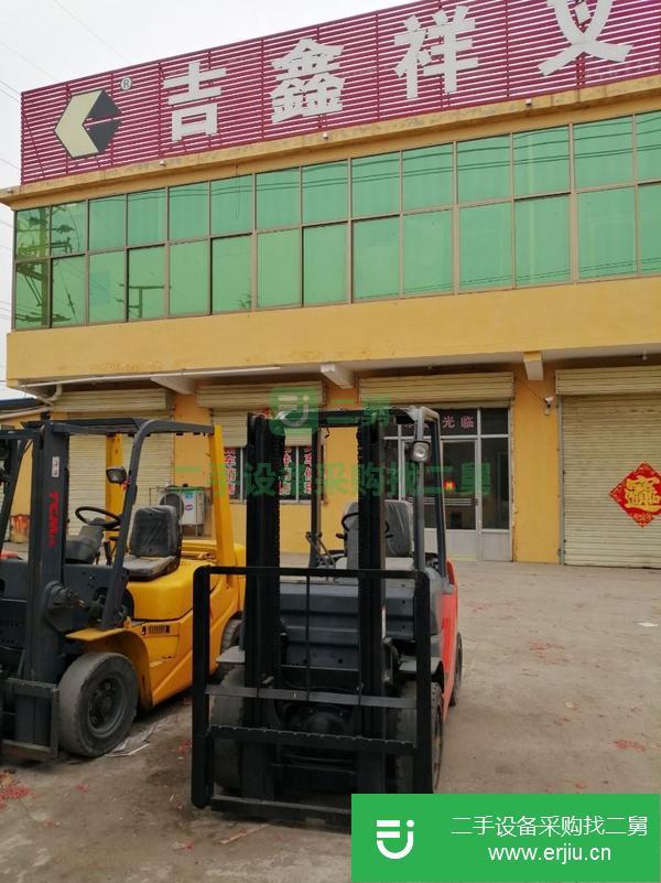 轉(zhuǎn)讓三噸叉車(chē)兩輛