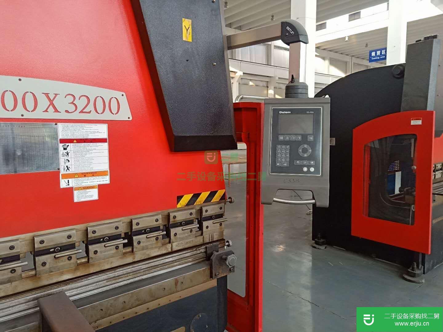 揚力數控折彎機幾乎全新安裝未用