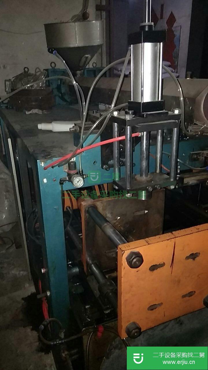 轉讓處理吹瓶機器，吹塑機