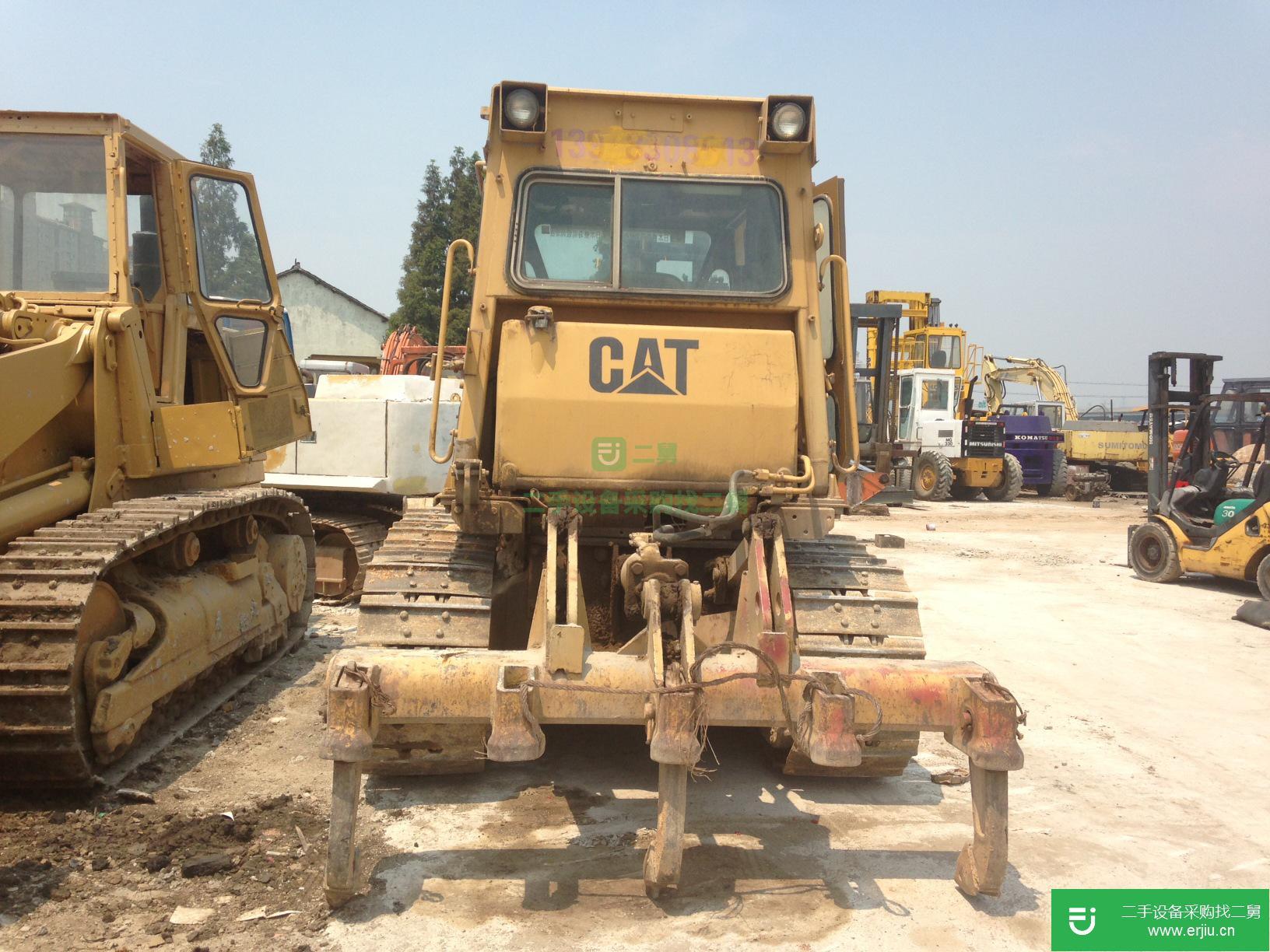 CATERPILLAR卡特彼勒D6D推土機出售.自動擋.帶松土器