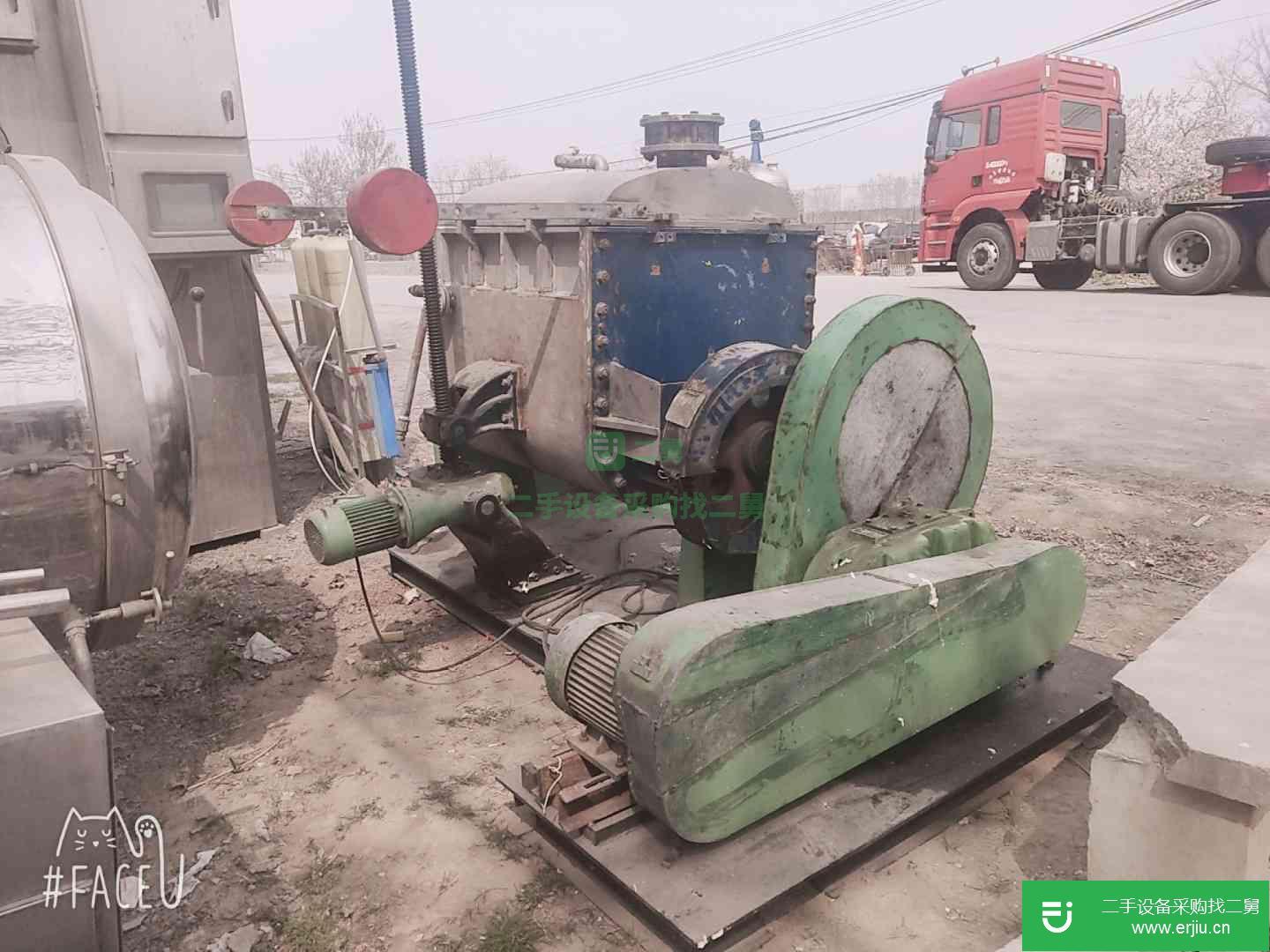 現(xiàn)轉(zhuǎn)讓一臺(tái)二手捏和機(jī)500L九成新