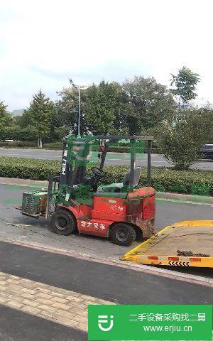 個(gè)人出售二手電瓶叉車二手合力叉車二手叉車各一臺(tái)