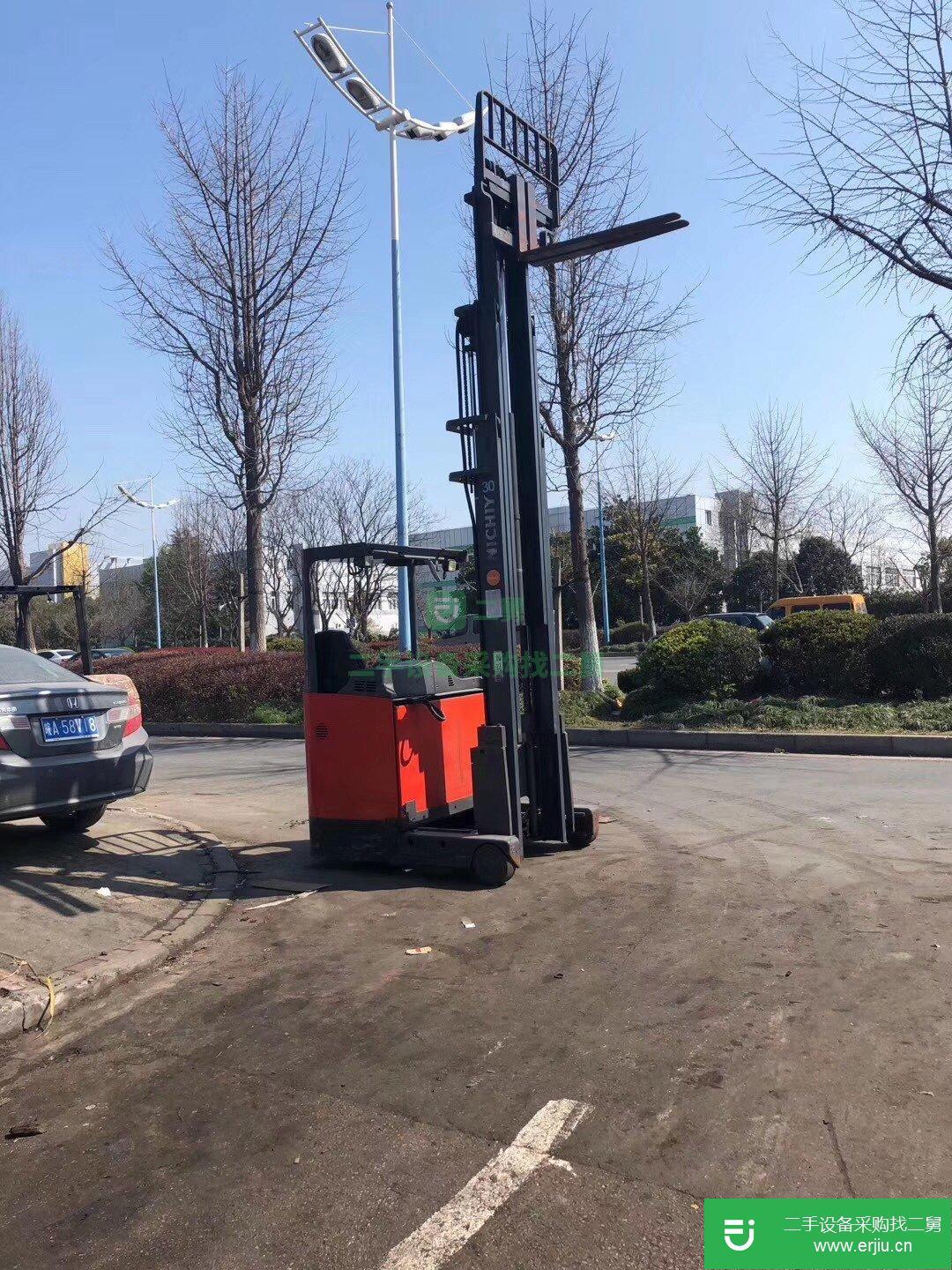 二手前移式電動(dòng)叉車，1.6噸林德站駕式電動(dòng)叉車舉高5米