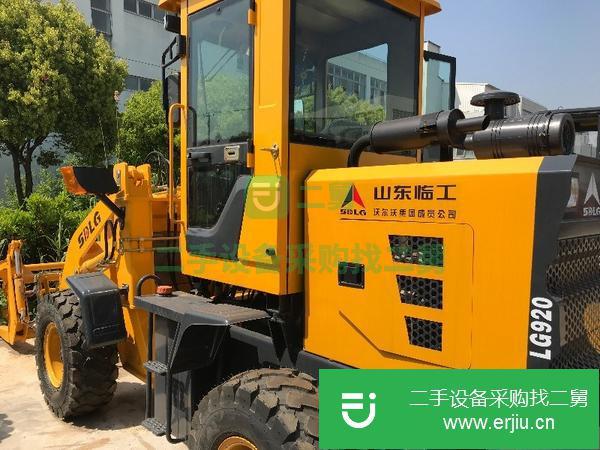 9成新20裝載機現低價出售，車況好