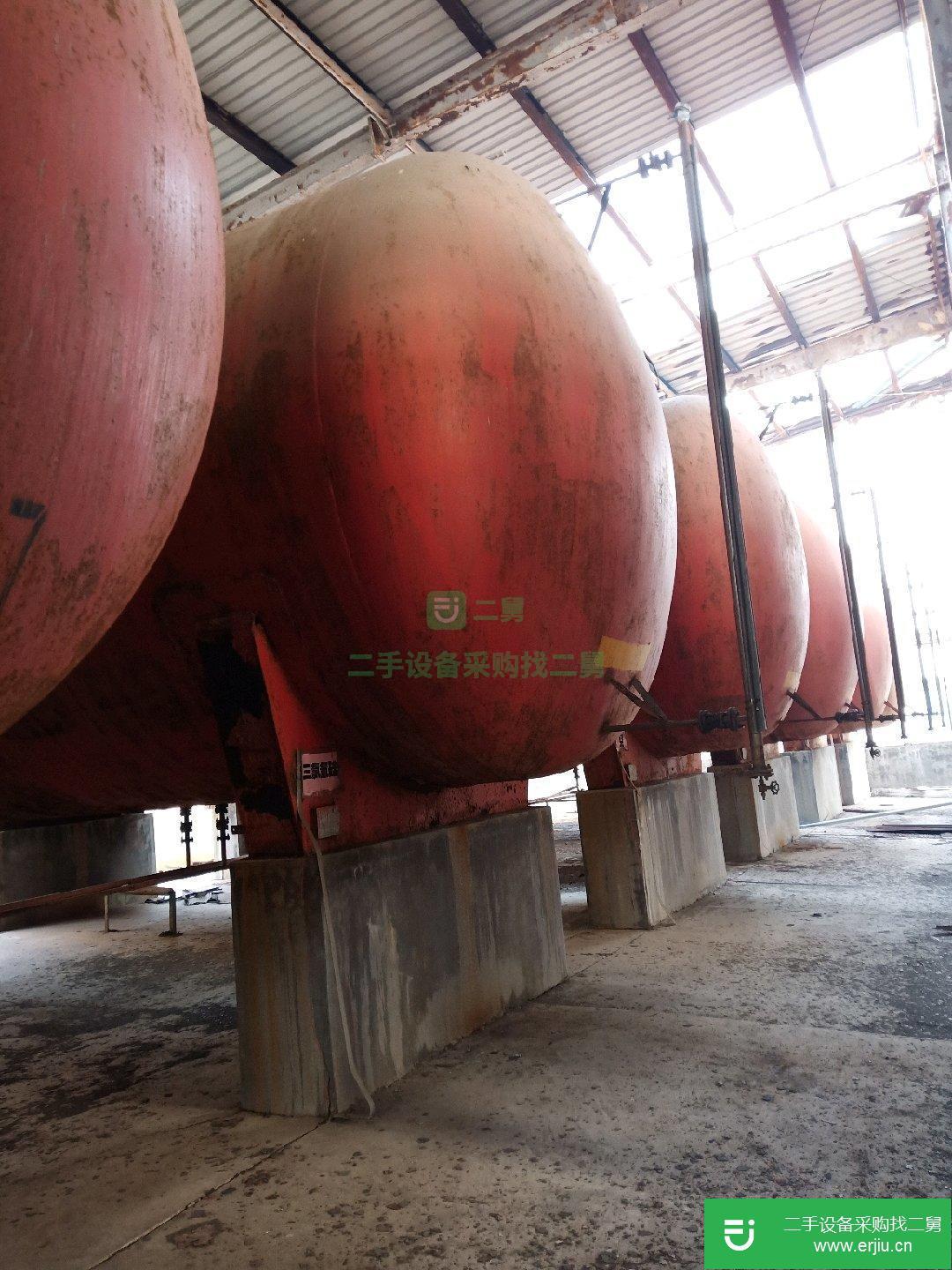 一批化工儲罐，冷凝器，回流罐，塑料噸桶處理
