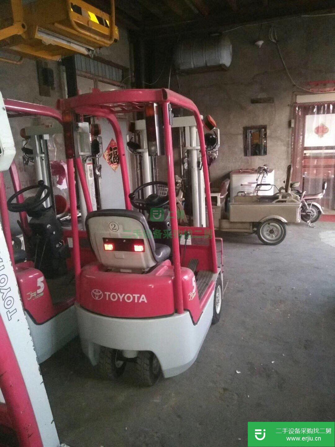 出售貨梯電動叉車，二手進口豐田電動叉車出售