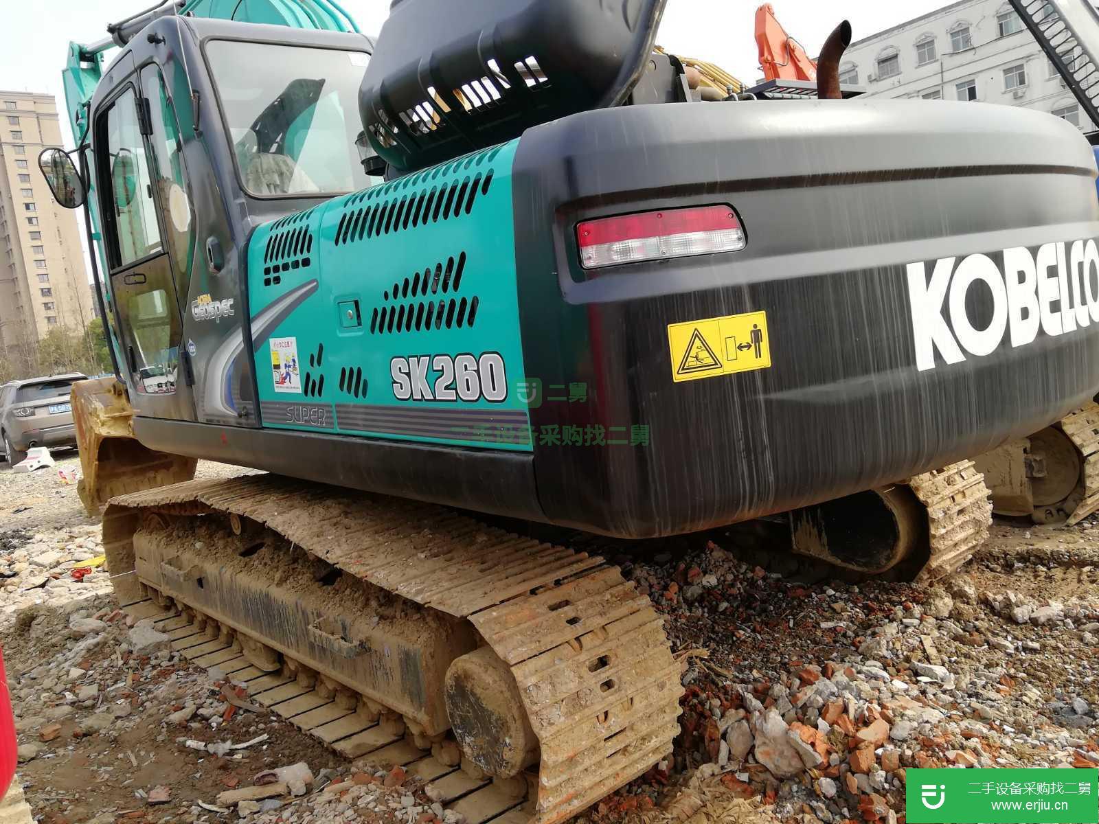 神鋼 SK260LC-8 挖掘機 工地的二手挖機