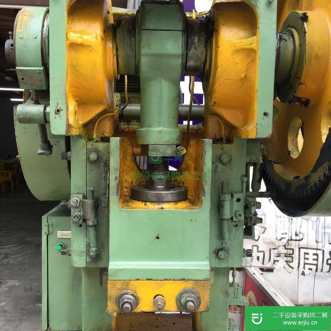 轉讓出售國標上海二鍛J23-25T沖床成色新機況好