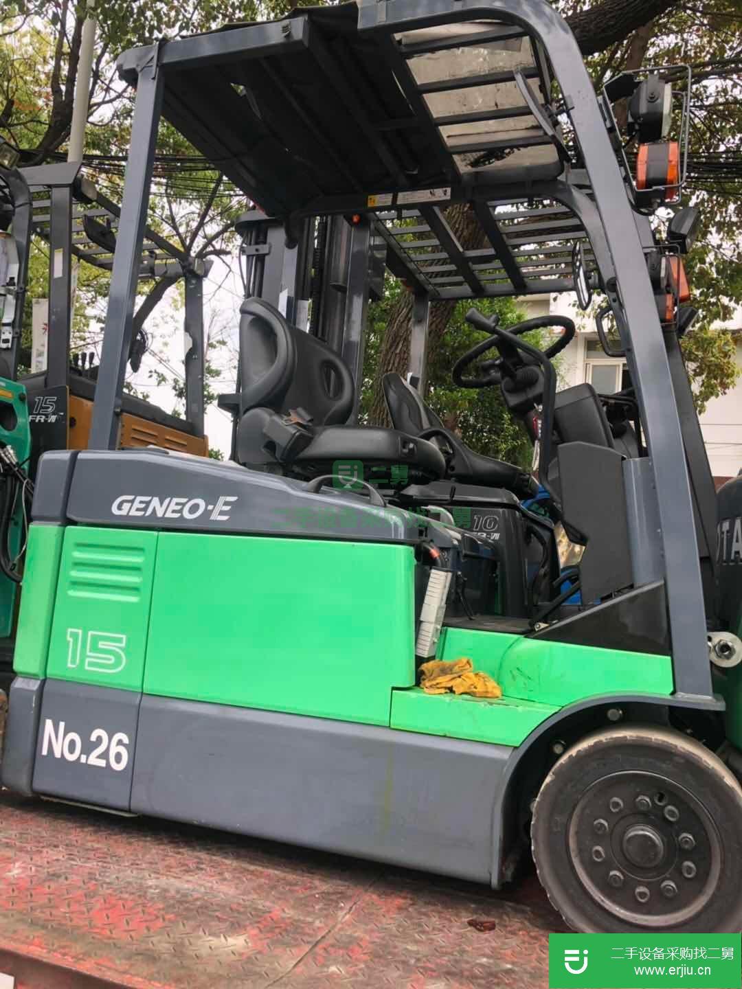 出售三支點電動叉車，二手小松電瓶叉車送貨