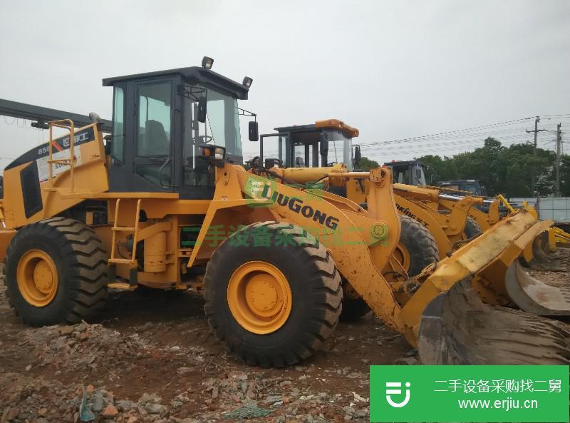 急售2017年龍工 柳工30 50裝載機,手續(xù)齊全,保證質量