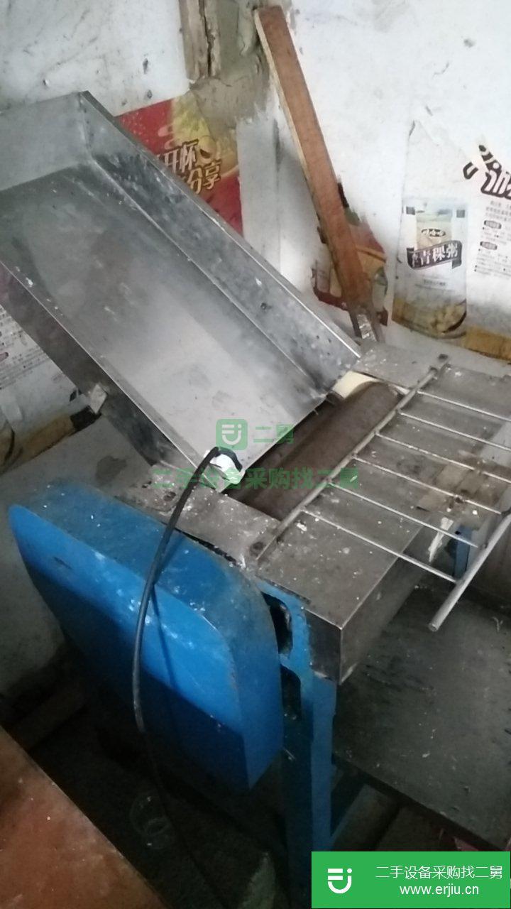 出售二手的九成新壓面機，搟面機