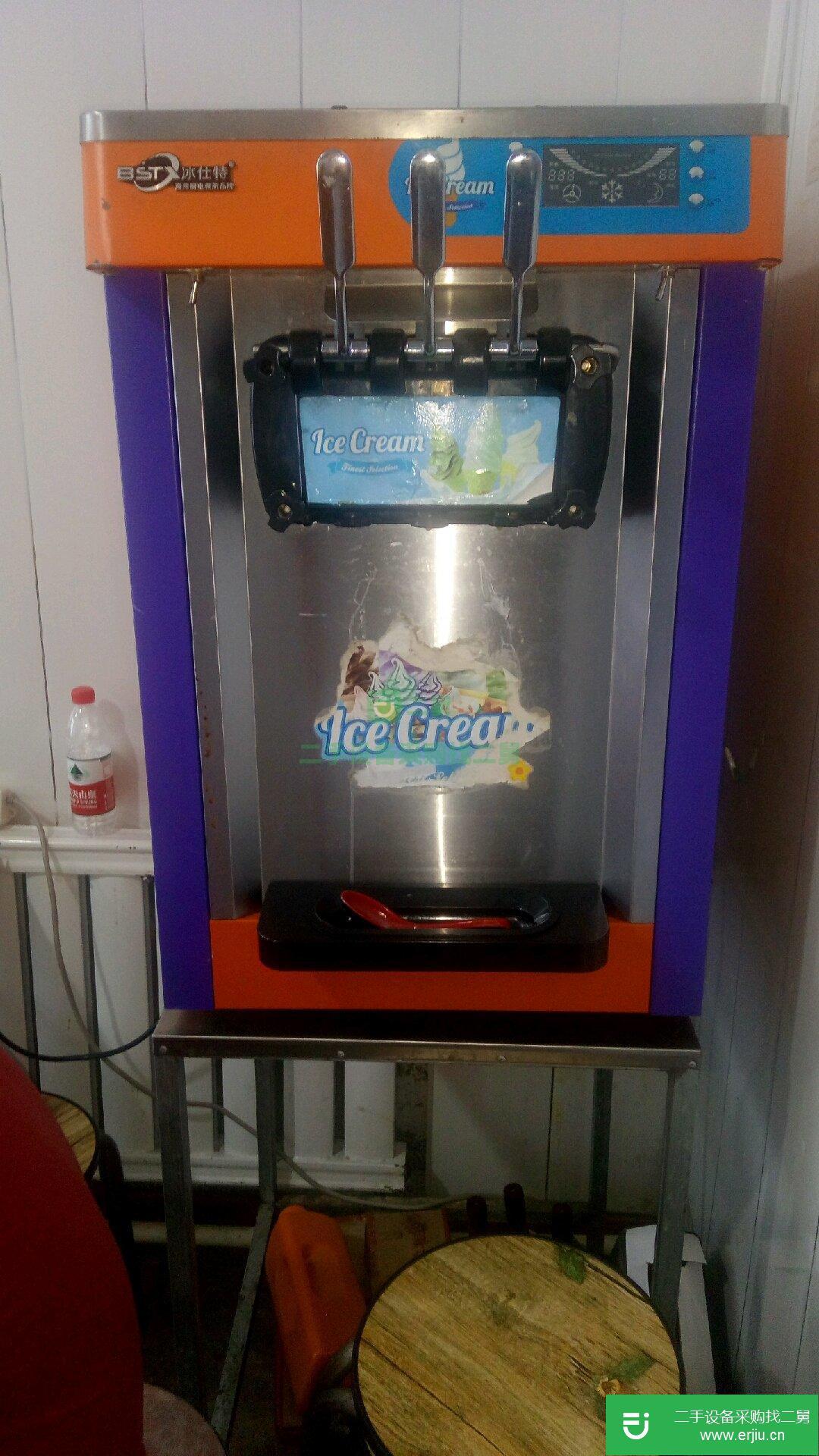 出售二手的商用軟冰激凌機