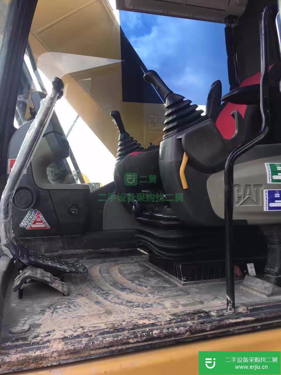 卡特彼勒 320D2 挖掘機 (車況非常不錯)