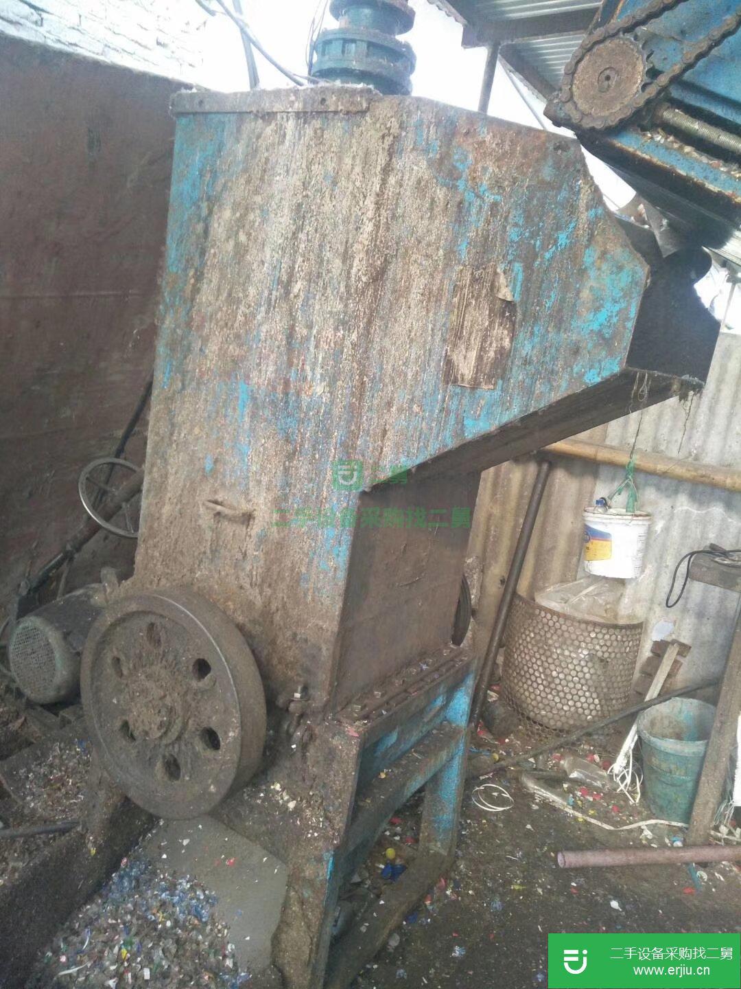 8成新塑料二手粉碎機(jī)