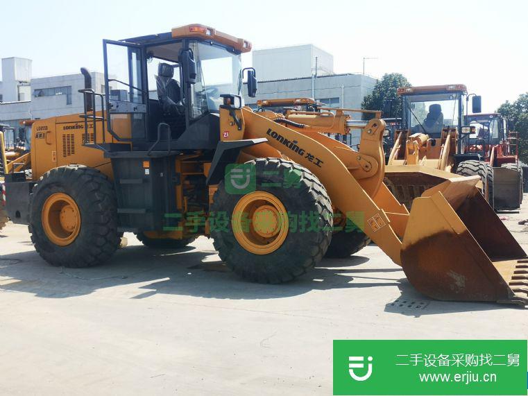 轉(zhuǎn)讓:個人龍工裝載機(jī)出售個人裝載機(jī)