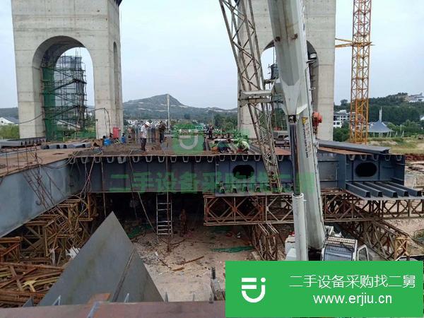 轉讓中聯重科25噸吊車4節桿