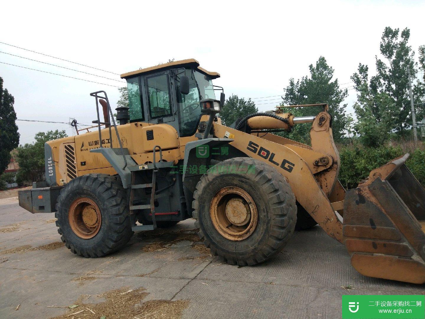 低價(jià)轉(zhuǎn)讓鏟車裝載機(jī)臨工956L