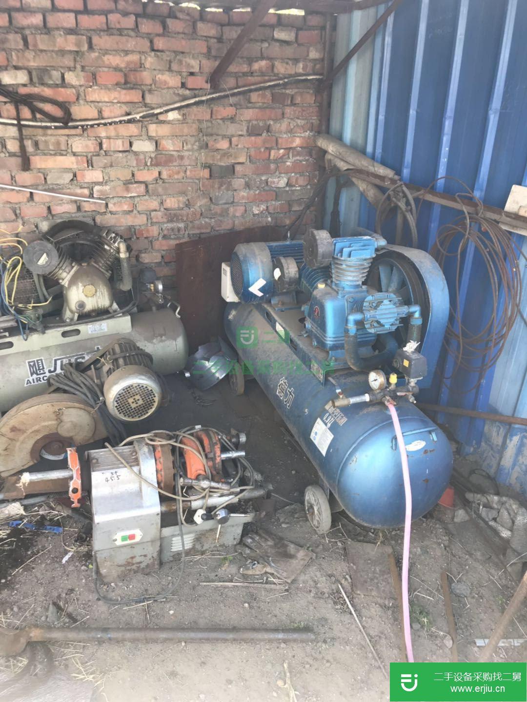 出售鍋爐制造廠制造鍋爐設備 行走吊車 卷板機 電焊機 氣泵 電源線等設備價格優(yōu)惠欲購從速