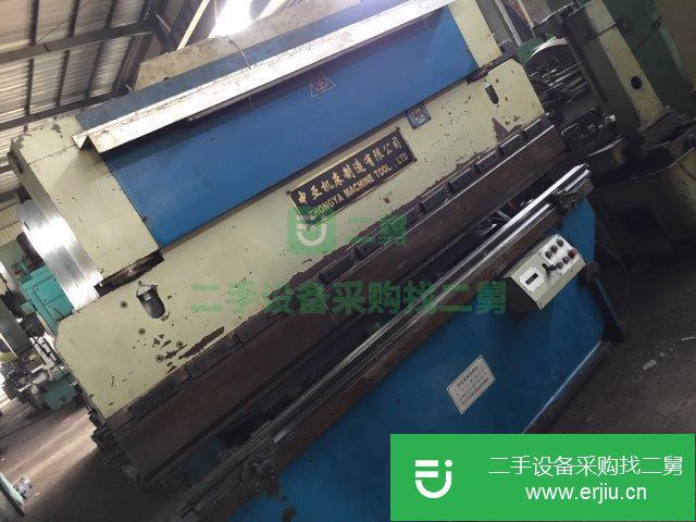 出售二手中亞折彎機63TX2.5米