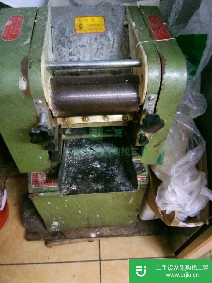 出售二手的面包機械，打肉機，打漿機