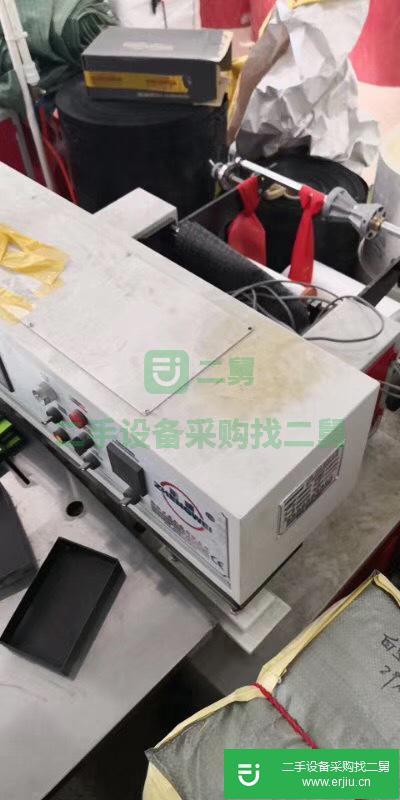 出售塑料高低壓膜半自動(dòng)燙手提把機(jī)和無(wú)紡布四個(gè)頭的超聲波燙把機(jī)