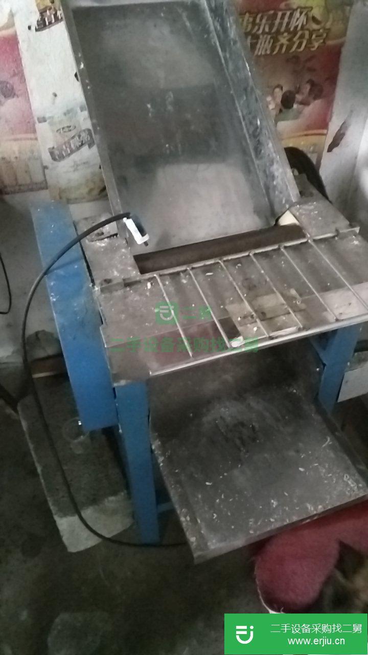 出售二手的九成新壓面機，搟面機