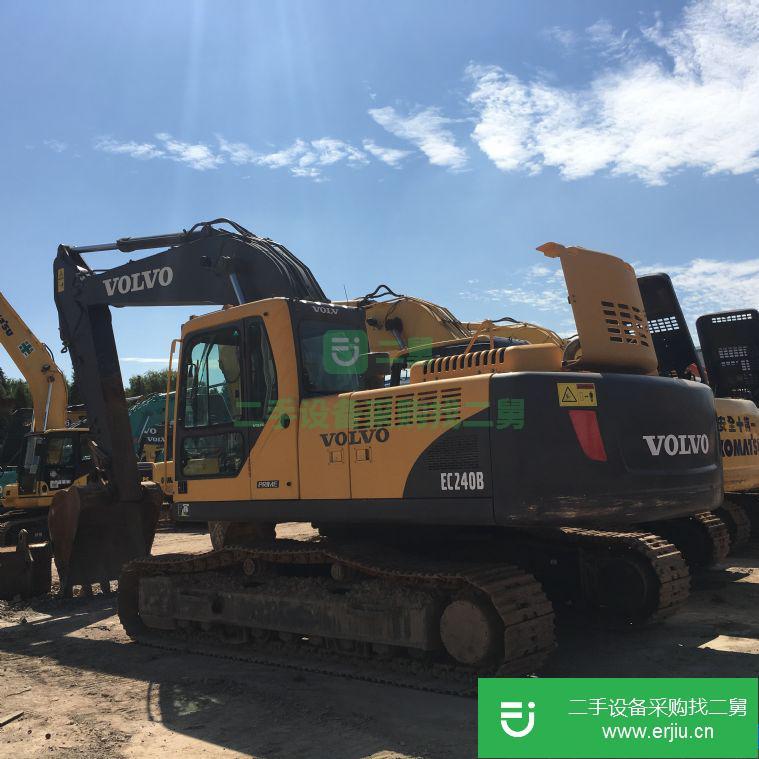 轉(zhuǎn)讓:二手挖掘機(jī)小松卡特沃爾沃200，220挖掘機(jī)