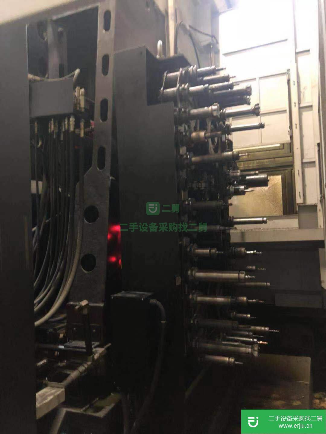 二手的海天HTM-100H雙工作臺交換臥式加工中心出售，基本新機，BT50齒輪頭4500轉，