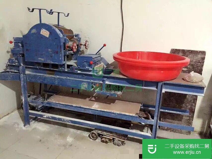 9999成新餃子皮機(jī)壓面機(jī)